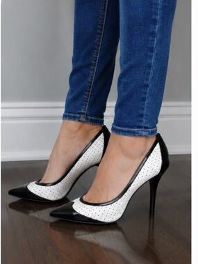 Bandolino Black & White Shoes 6.5